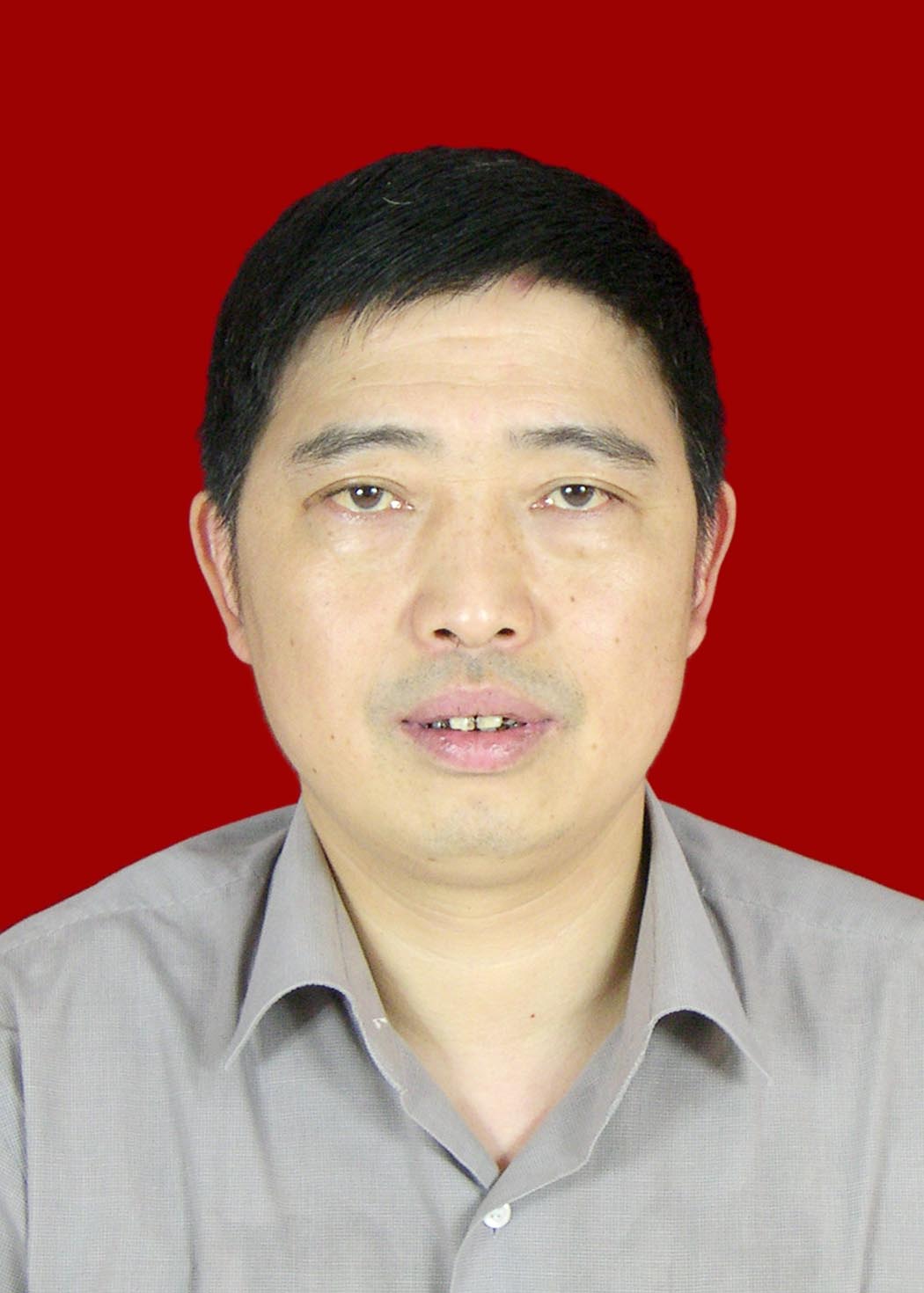 李朝春律师