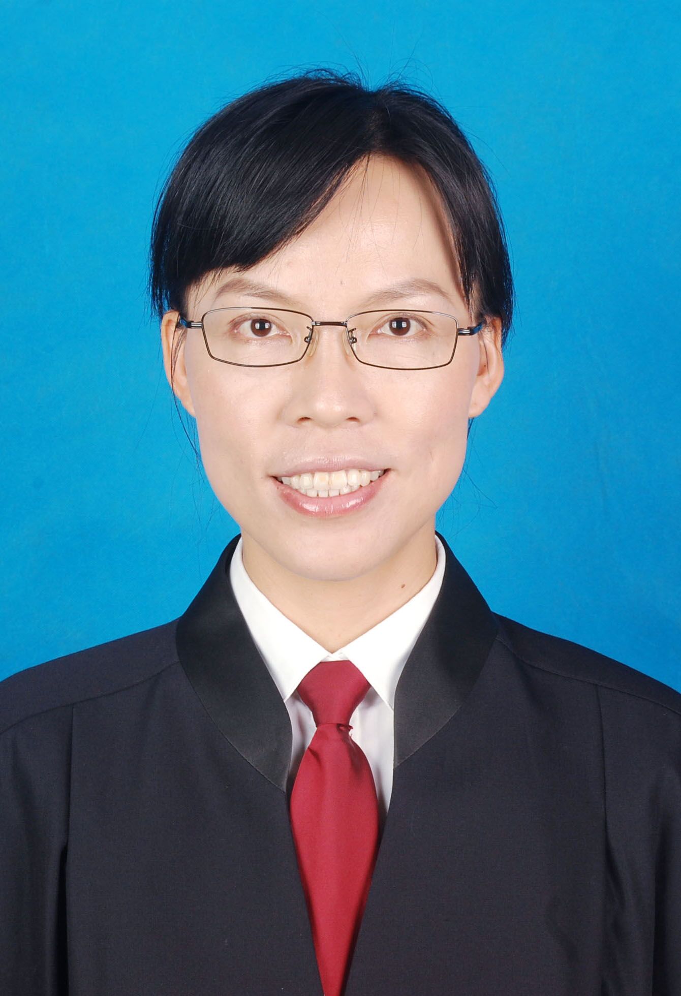张荣荣律师